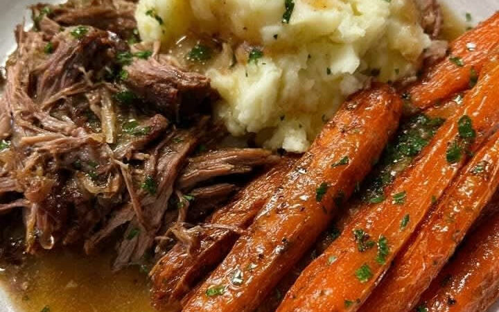 roast beef with carrots and mashed potatoes